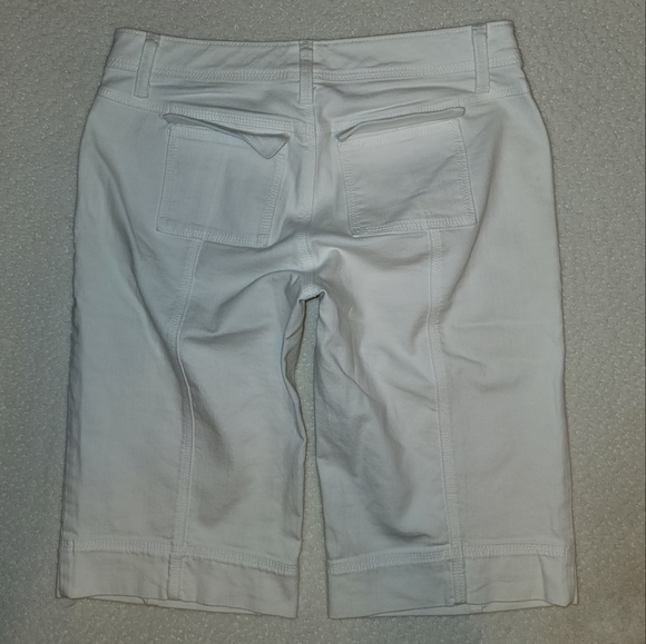 CAbi White Denim Jean Bermuda Shorts Size 4 - Picture 4 of 7